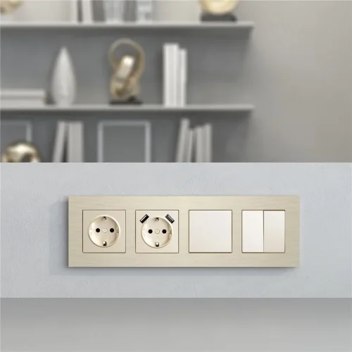 Рамка из металла на 4 поста АluMax шампань алюминий W0043511 - фото 2