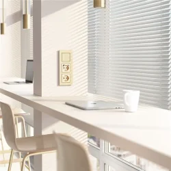 Рамка из металла на 3 поста АluMax шампань алюминий W0033511