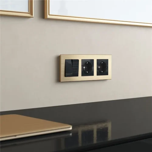 Рамка из металла на 3 поста АluMax шампань алюминий W0033511 - фото 4