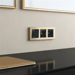 Рамка из металла на 3 поста АluMax шампань алюминий W0033511