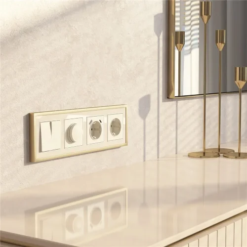 Рамка из металла на 4 поста Baguette айвори/латунь W0042851 - фото 2