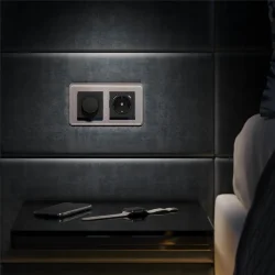 Розетка с заземлением, шторками и USB тип A+C (черный матовый) W1171708