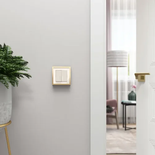 Рамка из металла на 1 пост Baguette айвори/латунь W0012851 - фото 4