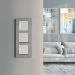 Рамка из металла на 3 поста АluMax алюминий W0033506