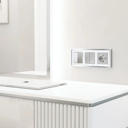 Рамка из металла на 3 поста Baguette белый/серебро W0032850 - фото 2