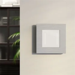 Рамка из металла на 1 пост АluMax алюминий W0013506