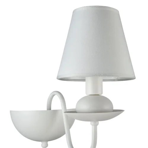 Дизайн светильников серии Eliza - это дуэт классики и современности. Акцент в данной серии сделан на белый цвет, в котором выполнена арматура, абажуры, сделанные из ткани на ПВХ, и каплевидные подвески из матового стекла (Белый) - фото 3