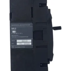 Выключатель автоматический 3п 250А 35кА ВА88-35 MASTER IEK SVA30-3-0250-02