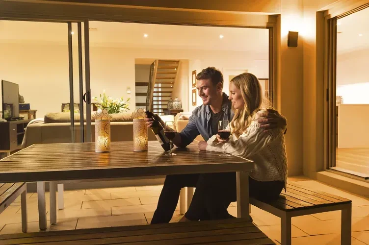 Светильник светодиодный настенный с управлением по Wi-Fi 9W/RGBW+3000K | CURVE SI | - LEDVANCE SMART+. Фото 4