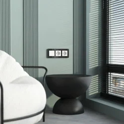 Рамка из стекла на 3 поста Elite черный W0032448