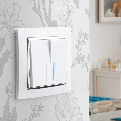 Рамка из поликарбоната на 1 пост Snabb белый/хром W0011901 - фото 2