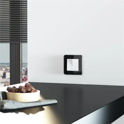 Рамка из стекла на 1 пост Elite черный W0012448 - фото 3