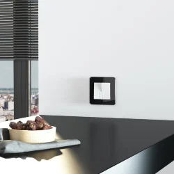 Рамка из стекла на 1 пост Elite черный W0012448