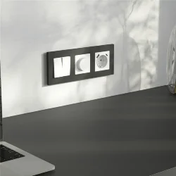 Розетка с заземлением, шторками и USB тип A+C (белый матовый) W1171761