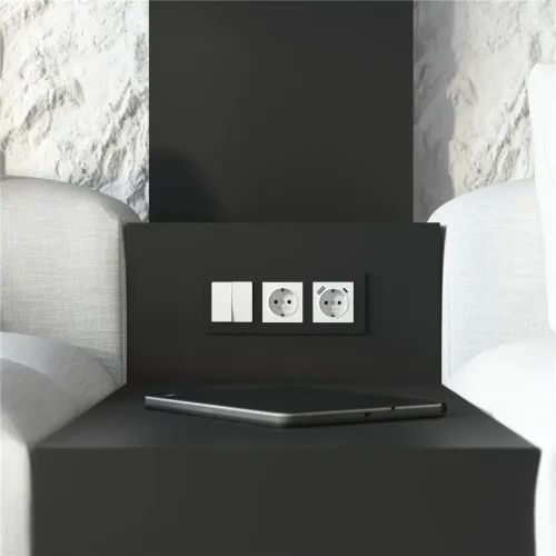 Рамка из стекла на 3 поста Senso черный soft-touch W0033108 - фото 4