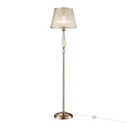 Серия в классическом стиле. Главное украшение светильников Inessa – декоративные элементы арматуры из прозрачного стекла коньячного оттенка. Абажуры выполнены из органзы и обрамлены тесьмой в цвет арматуры, сделанной из металла. Широкая линейка позволит о