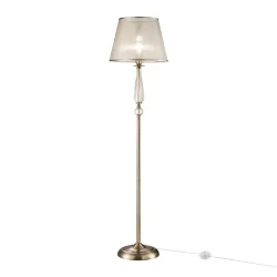 Серия в классическом стиле. Главное украшение светильников Inessa – декоративные элементы арматуры из прозрачного стекла коньячного оттенка. Абажуры выполнены из органзы и обрамлены тесьмой в цвет арматуры, сделанной из металла. Широкая линейка позволит о