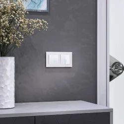 Выключатель одноклавишный с подсветкой (Hammer белый) W1210101