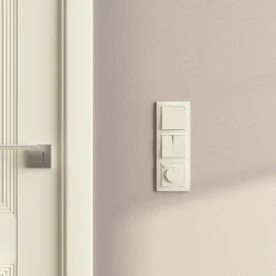 Рамка из поликарбоната на 3 поста Snabb Basic слоновая кость W0032003