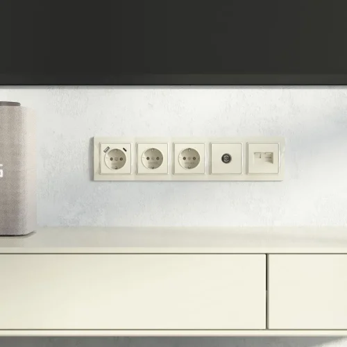 Рамка из поликарбоната на 5 постов Snabb Basic слоновая кость W0052003 - фото 2