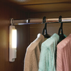 ULM-F47-0.9W-4500K-3AAA SENSOR IP20 IVORY Светильник светодиодный для мебели с датчиком движения, Питание 3ААA не в-к, 200x42x36.5мм, 150Lm