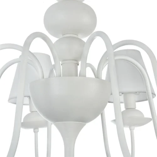 Дизайн светильников серии Eliza - это дуэт классики и современности. Акцент в данной серии сделан на белый цвет, в котором выполнена арматура, абажуры, сделанные из ткани на ПВХ, и каплевидные подвески из матового стекла (Белый) - фото 4