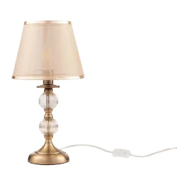 Серия в классическом стиле. Главное украшение светильников Inessa – декоративные элементы арматуры из прозрачного стекла коньячного оттенка. Абажуры выполнены из органзы и обрамлены тесьмой в цвет арматуры, сделанной из металла. Широкая линейка позволит о