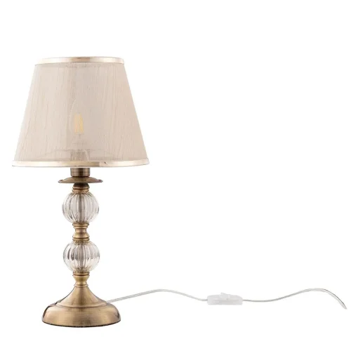 Серия в классическом стиле. Главное украшение светильников Inessa – декоративные элементы арматуры из прозрачного стекла коньячного оттенка. Абажуры выполнены из органзы и обрамлены тесьмой в цвет арматуры, сделанной из металла. Широкая линейка позволит о