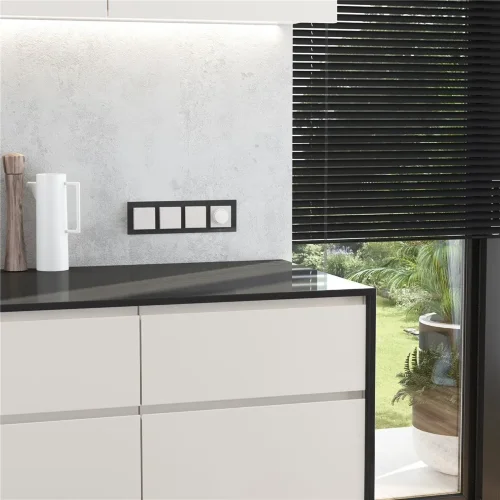 Розетка влагозащ. с зазем. с защит. крышкой и шторками N (перламутровый рифленый) W1171213 - фото 2