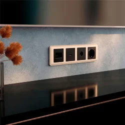 Рамка из поликарбоната на 4 поста Stream шампань W0042111