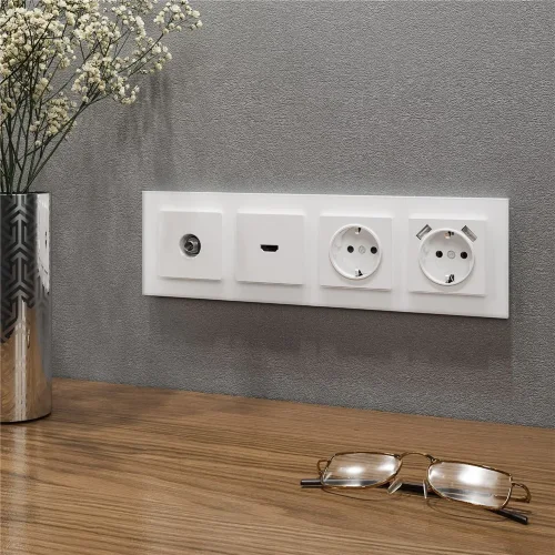 Рамка из стекла на 4 поста Favorit белый матовый W0041105 - фото 2