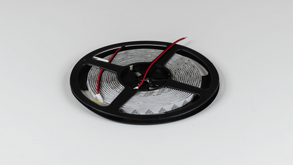 Светодиодная лента 2835, 120 LED/м, 9,6 Вт/м, 24В , IP65, 3M, Цвет: Холодный белый, SWG2120-24-9.6-W-65-M. Фото 3