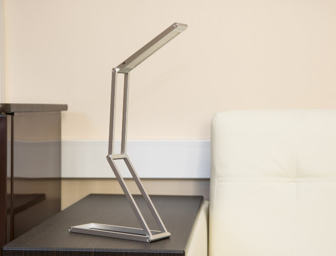 TLD-556 Silver-LED-105Lm-6500K Светильник настольный трансформер, 3W, Встроенный аккумулятор 1000mAh, Механический выключатель, Серебристый - фото 2