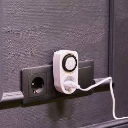 UST-M10 WHITE Таймер механический с розеткой, 220В, 12-24ч, 3500Вт