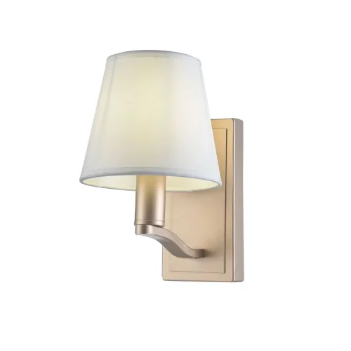 Серия Marika выполнена в современном стиле. Арматура золотого цвета сочетается с белыми абажурами из текстиля на ПВХ. Светильники подходят практически для всех современных интерьеров. (Золото) - фото