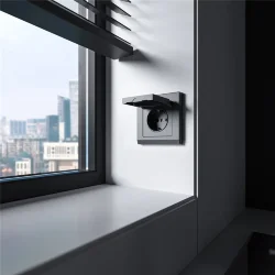 Розетка влагозащ. с зазем. с защит. крышкой и шторками N (графит матовый) W1171264