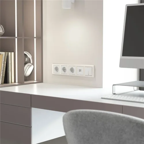 Рамка из поликарбоната на 5 постов Stream перламутровый W0052113 - фото 3