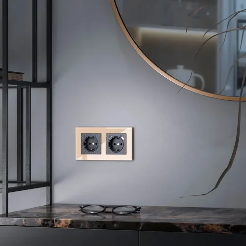 Рамка из стекла на 2 поста Favorit шампань W0021111 - фото 2