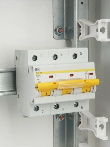 Выключатель автоматический модульный 3п D 63А 10кА ВА47-100 KARAT IEK MVA40-3-063-D - фото 2