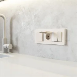 Розетка с заземлением и шторками c крышкой IP44 N (айвори матовый) W1171262