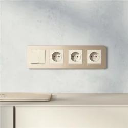 Рамка из металла на 4 поста Platinum шампань W0042611