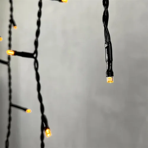 Гирлянда Бахрома 3,1 x 0,5 м Желтая 220В, 150 LED, Провод Черный ПВХ, IP54. Фото 3.