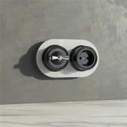 Розетка с заземлением черный ретро W5671008