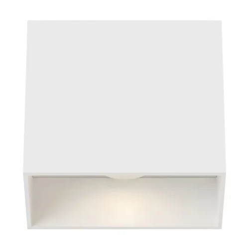 Светодиодный настенный светильник (бра) Cube FR10005WL-L6W. Серия настенных светильников Cube, предназначена для декоративной подсветки интерьеров. Модели выполнены из металла, что гарантирует надежность и долговечность эксплуатации. Строгая прямоугольная