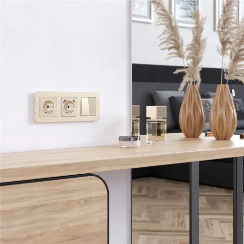 Рамка из металла на 3 поста Platinum шампань W0032611 - фото 3