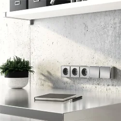 Розетка с заземлением Gallant серебряный W5071006