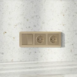 Рамка из поликарбоната на 3 поста Stream шампань W0032111