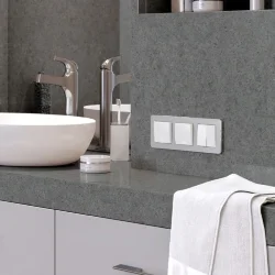 Рамка из металла на 3 поста Platinum алюминий W0032606