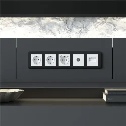 Рамка из поликарбоната на 5 постов Stream графит W0052104