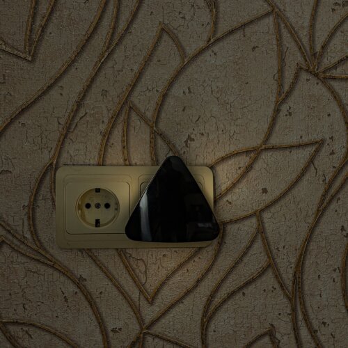 DTL-320 Треугольник-Black-Sensor Светильник-ночник, С фотосенсором день-ночь, Черный - фото 5